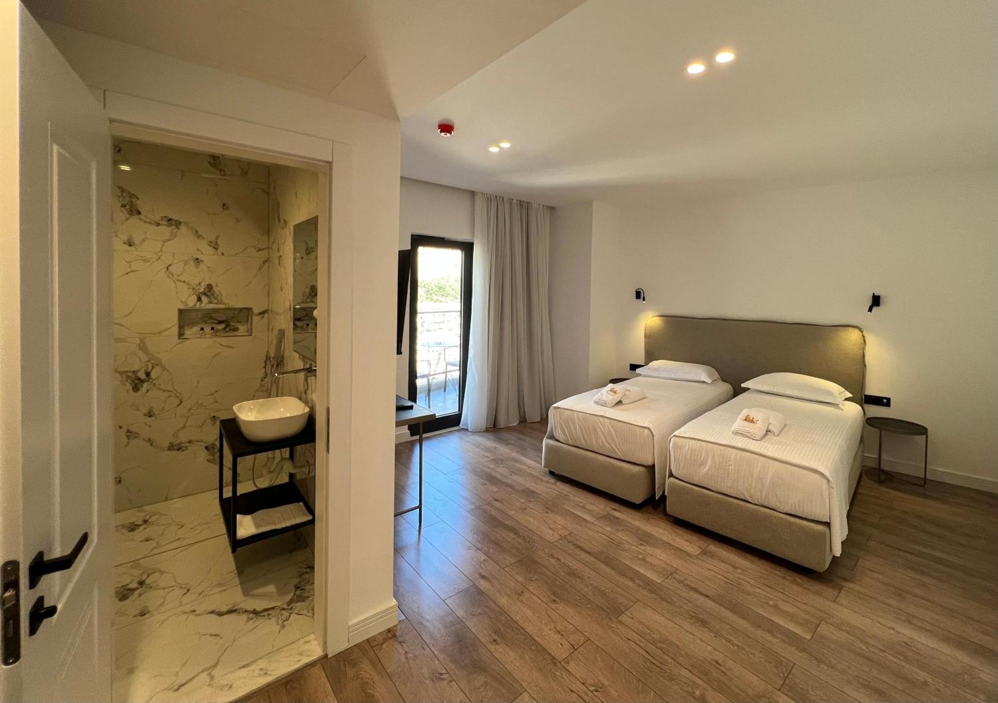 The Queen'S Lion Premium Hotel Sarande Exterior photo