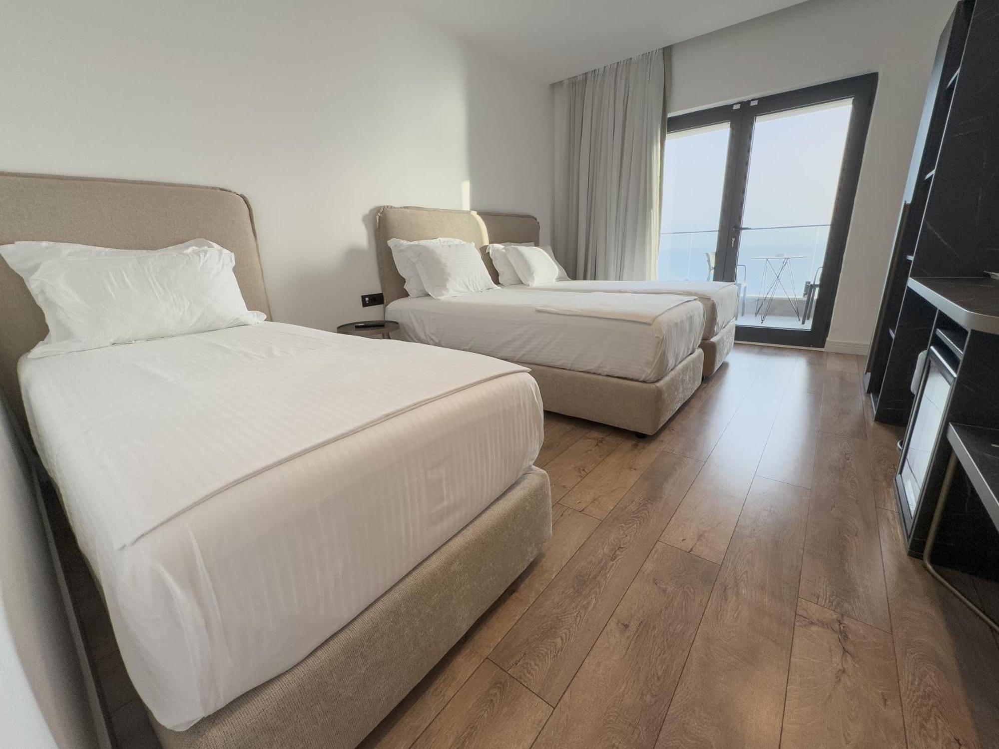The Queen'S Lion Premium Hotel Sarande Exterior photo